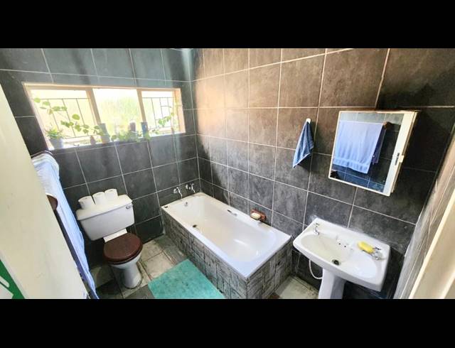 7 BEDROOM HOUSE FOR SALE IN BENDOR
